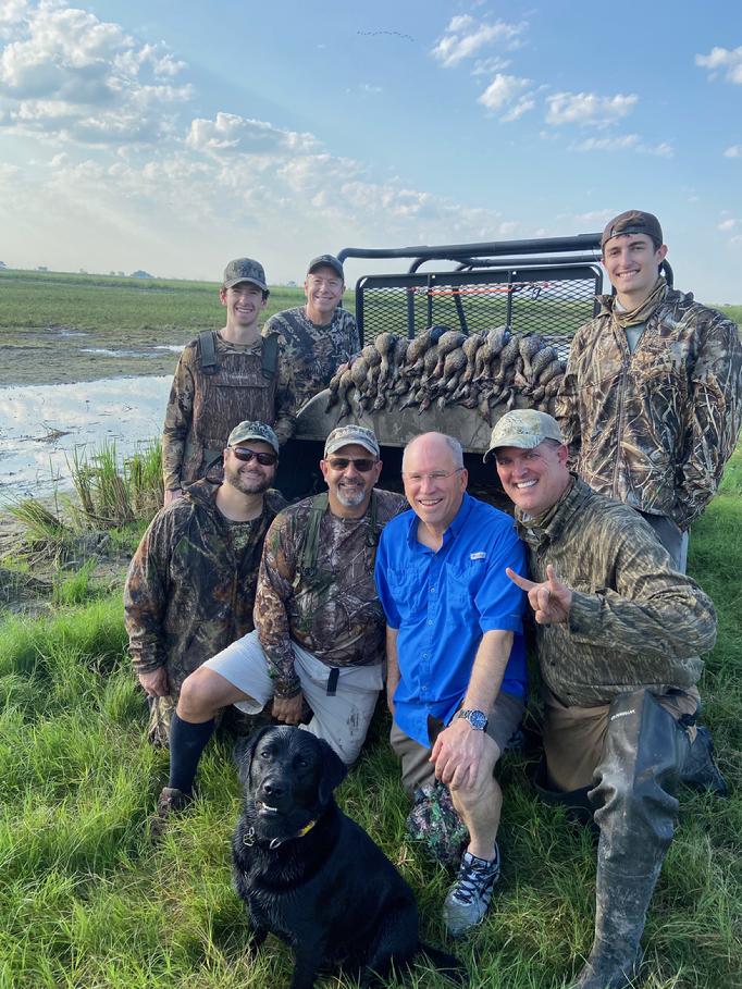 LABRADOR HUNTING DOG